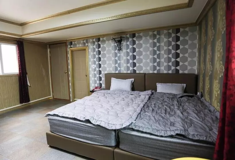 Donghae Daemyung Motel
