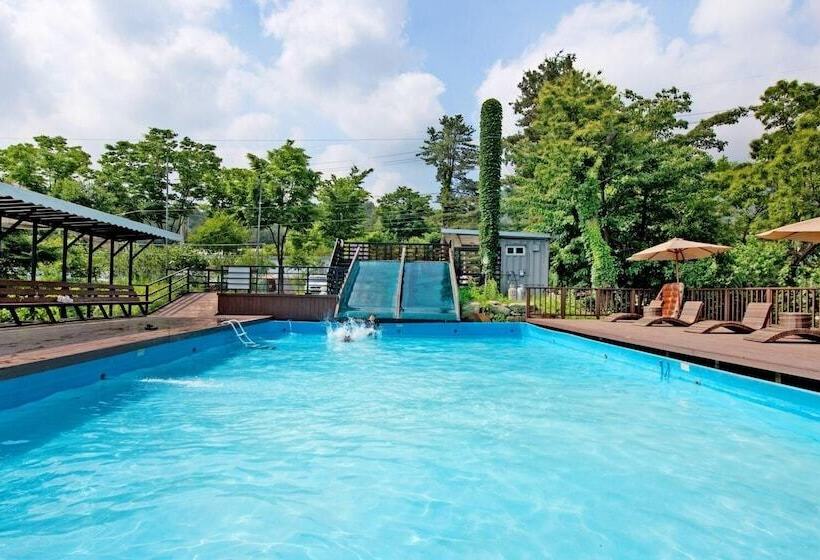 ペンション Gapyeong Highmong Pet Friendly Kids Pool
