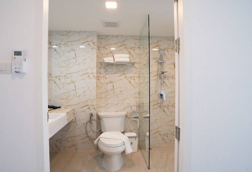 فندق B2 Phuket Premier