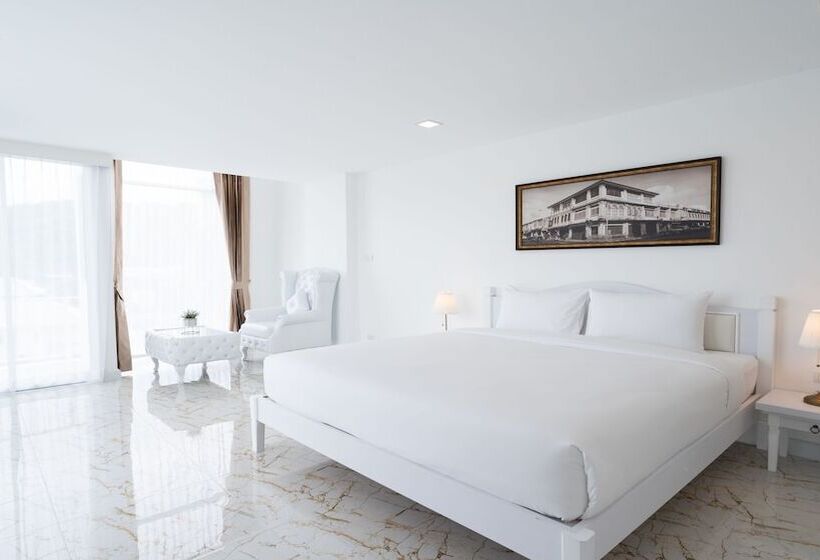 فندق B2 Phuket Premier