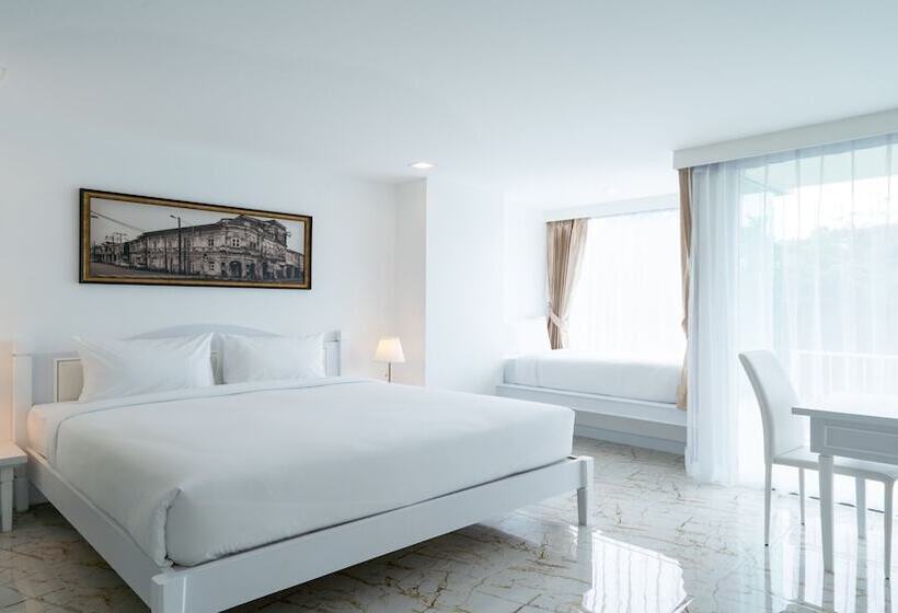 فندق B2 Phuket Premier