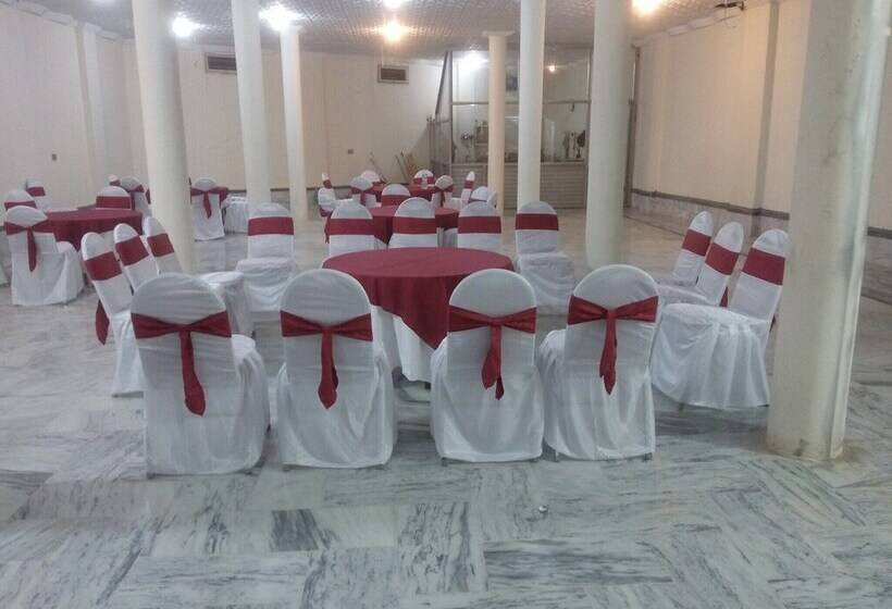 هتل Fr Darya E Swat