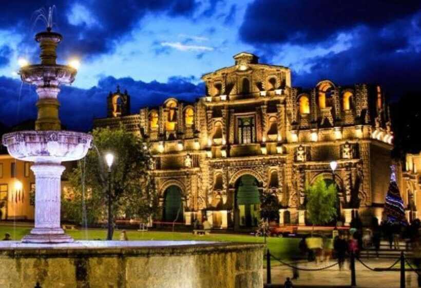 هتل Hostal Monumental