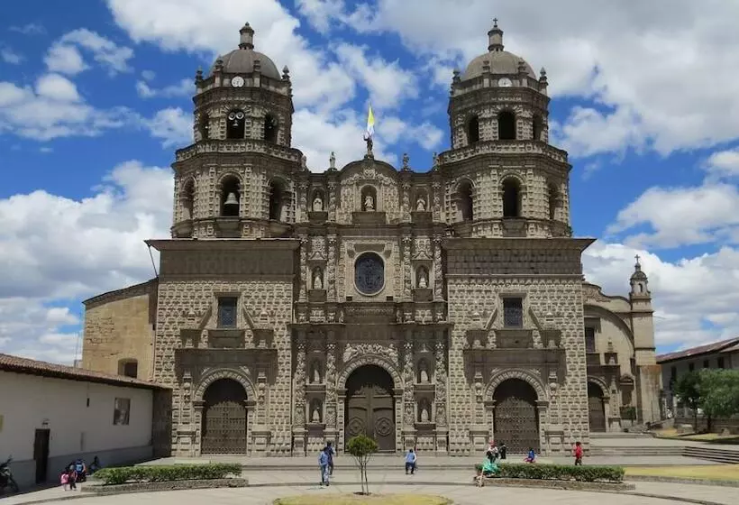 هتل Hostal Monumental