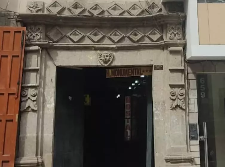 هتل Hostal Monumental