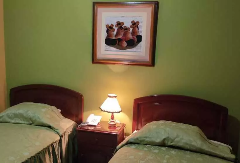 هتل Hostal Monumental