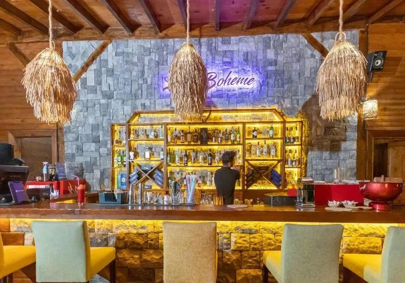 ホテル La Boheme Kabak