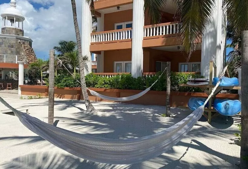 Hotelli Lighthouse Beach Villas