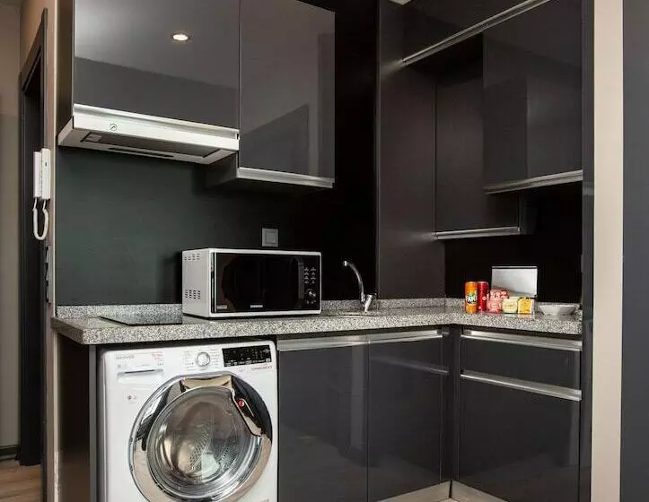 Hotelli Marina Green Suit