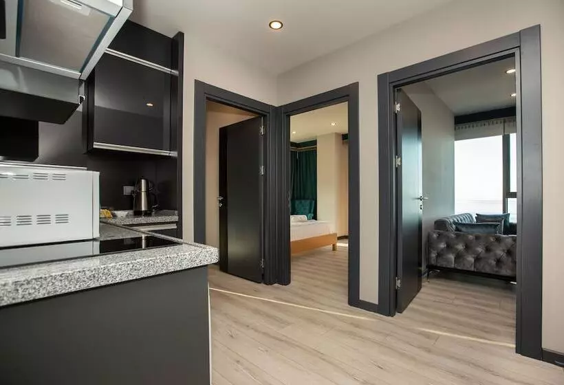 Hotelli Marina Green Suit