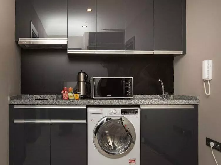 Hotelli Marina Green Suit