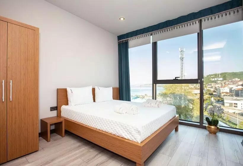 Hotelli Marina Green Suit