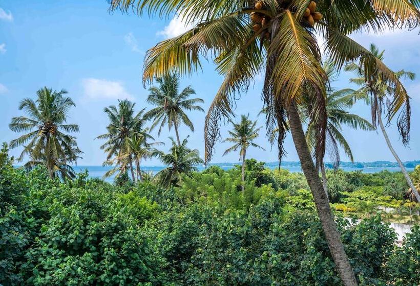 Hotel Outpost Weligama Beachfront