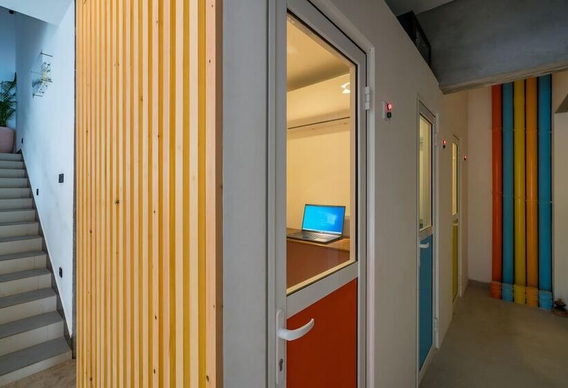 Hotel Outpost Weligama Beachfront