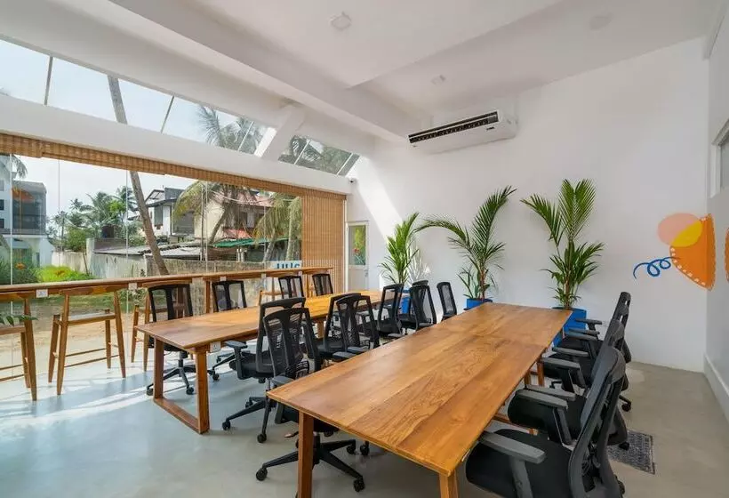 Hotelli Outpost Weligama Beachfront