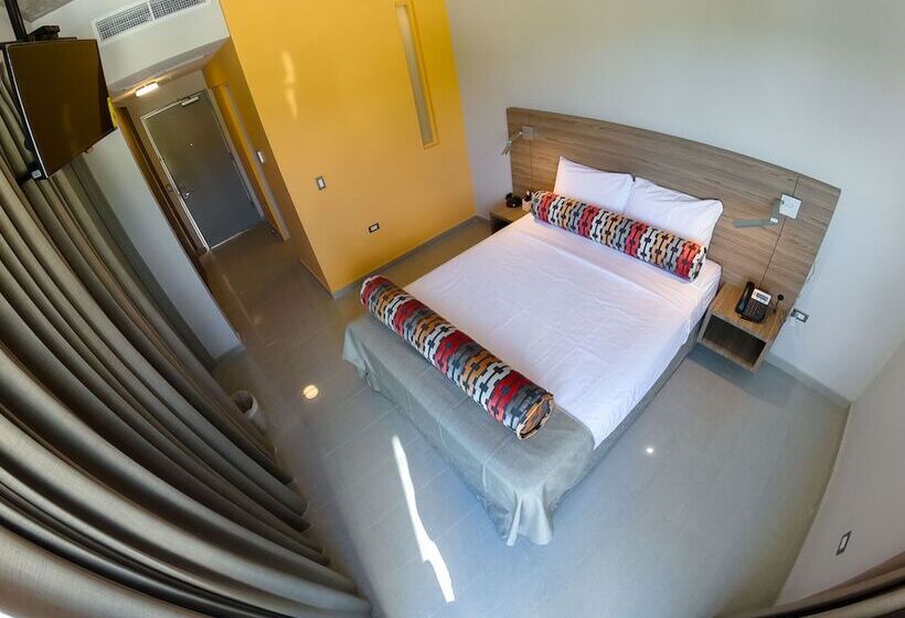 هتل Royal Delonix