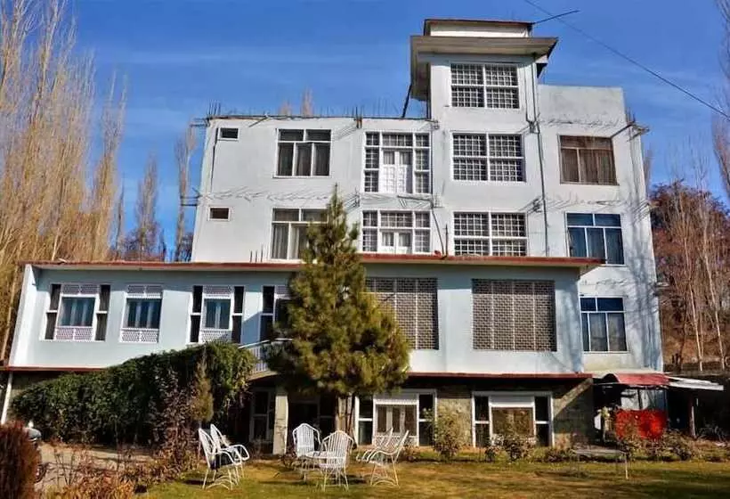 هتل Snowland Palace Skardu