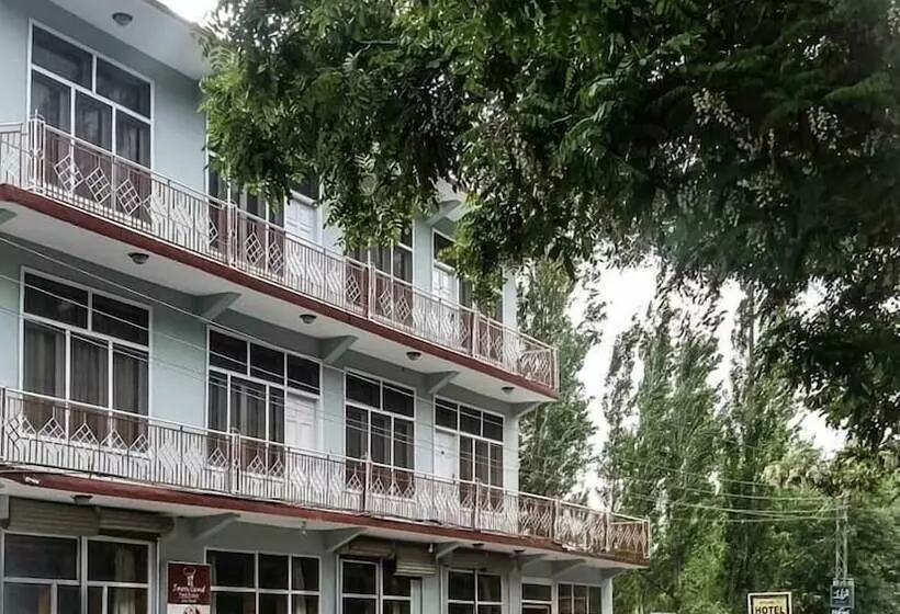 هتل Snowland Palace Skardu