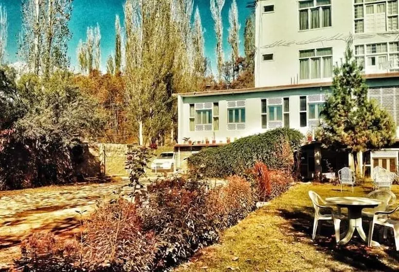 هتل Snowland Palace Skardu