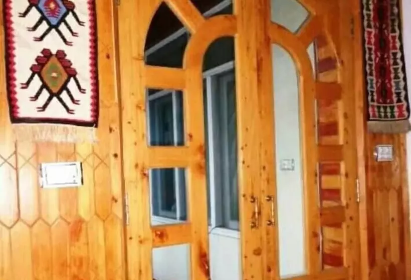 هتل Snowland Palace Skardu