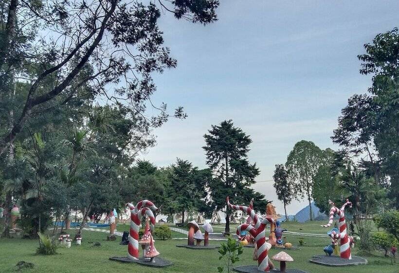 Szálloda Tawangmangu Wonder Park