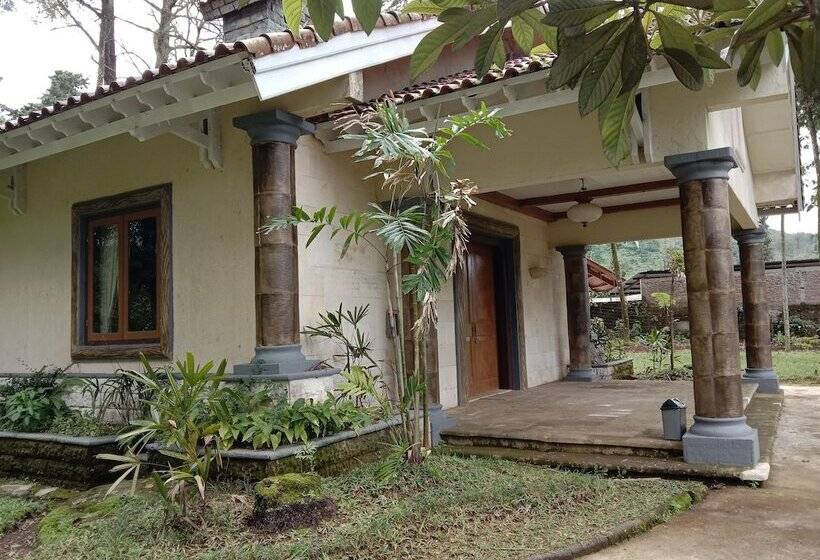 Szálloda Tawangmangu Wonder Park