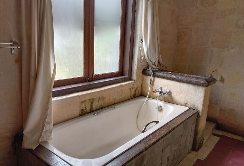 호텔 Tawangmangu Wonder Park