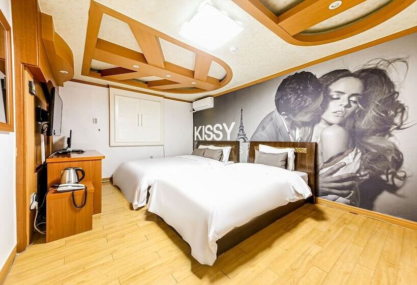 מוטל Jeonju Uadong Top