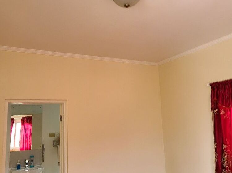 پانسیون Jay S Guest House Ii