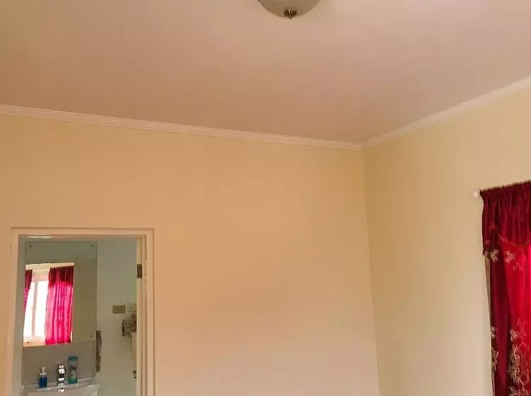 پانسیون Jay S Guest House Ii