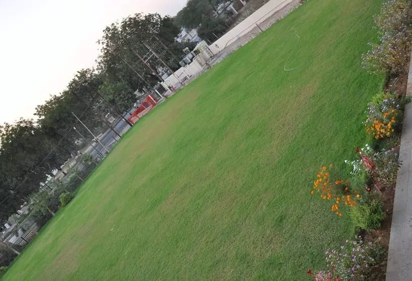 Pride Biznotel Manjusar