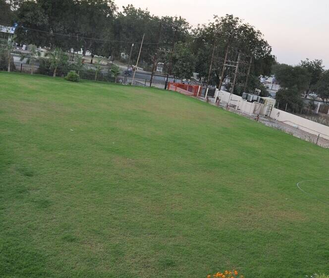 Pride Biznotel Manjusar