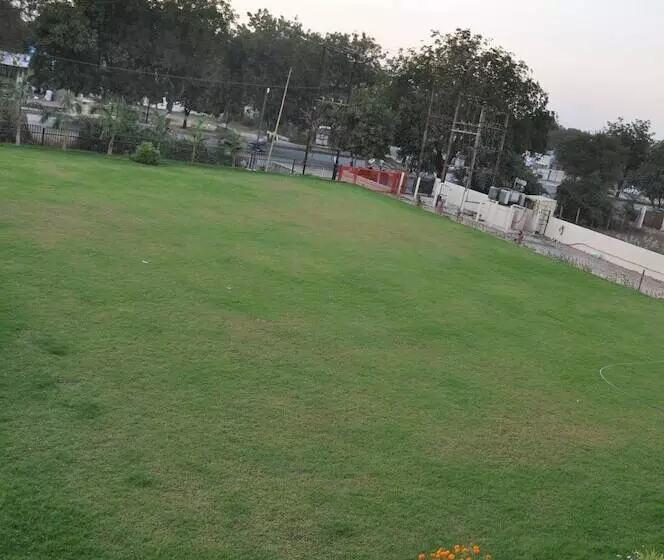 Pride Biznotel Manjusar