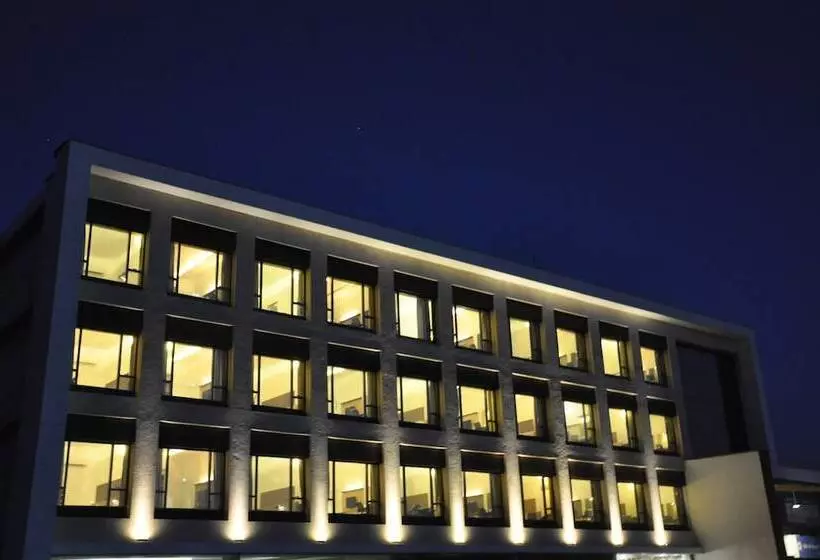 Pride Biznotel Manjusar