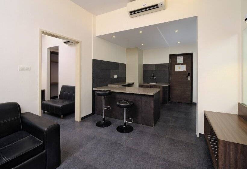 Pride Biznotel Manjusar