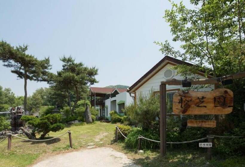 Anseong Songjiwon Pension