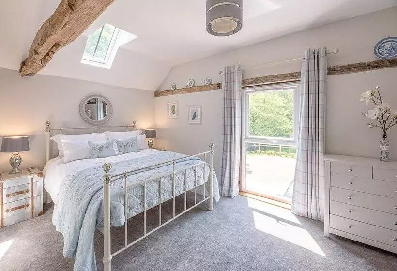 Chapel Cottage, Pond Hall Farm, Hadleigh