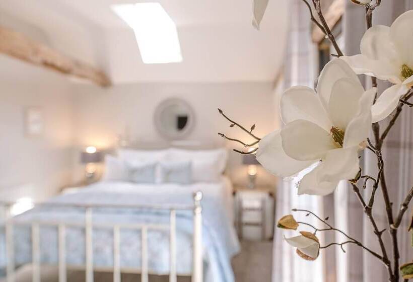 Chapel Cottage, Pond Hall Farm, Hadleigh