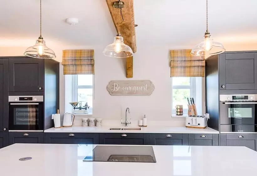 Chapel Cottage, Pond Hall Farm, Hadleigh