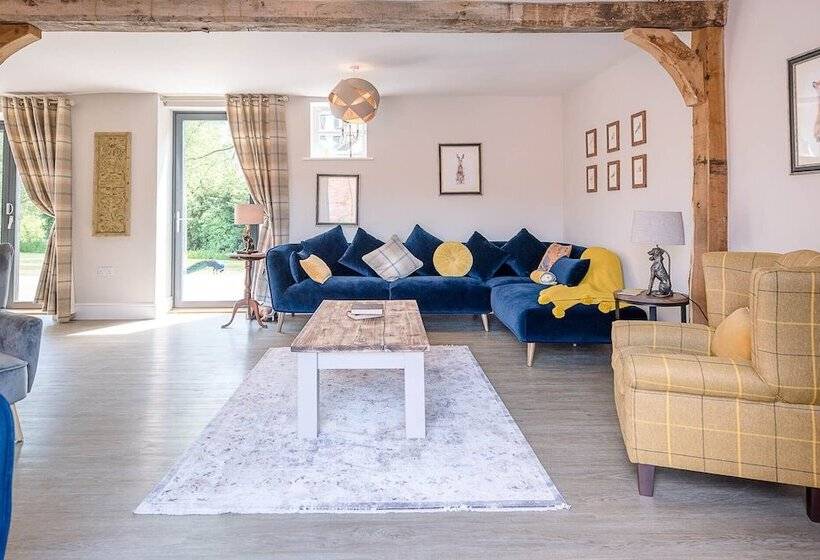 Chapel Cottage, Pond Hall Farm, Hadleigh