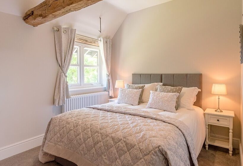 Chapel Cottage, Pond Hall Farm, Hadleigh