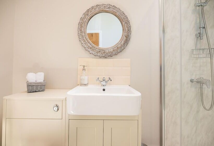 Chapel Cottage, Pond Hall Farm, Hadleigh