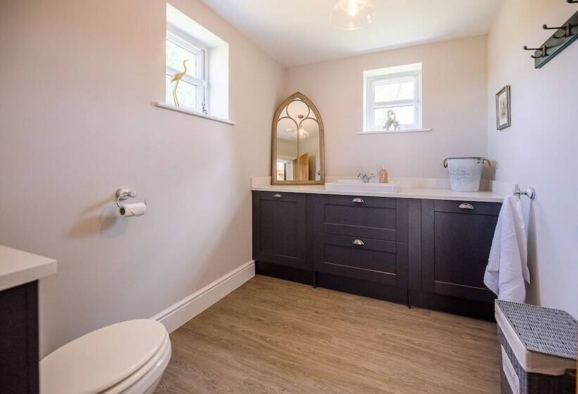 Chapel Cottage, Pond Hall Farm, Hadleigh