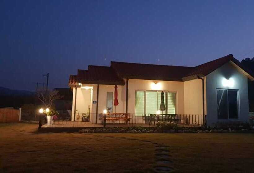 Haenam Ttangkkeunmaeul Hwigelri Pension