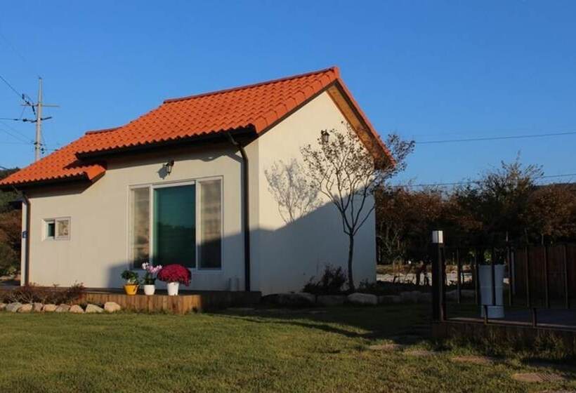 Haenam Ttangkkeunmaeul Hwigelri Pension