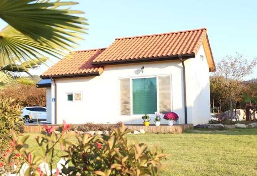 Haenam Ttangkkeunmaeul Hwigelri Pension