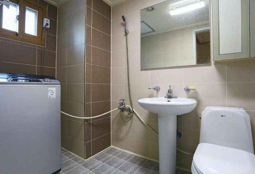 Hongcheon Kkotjip Pension