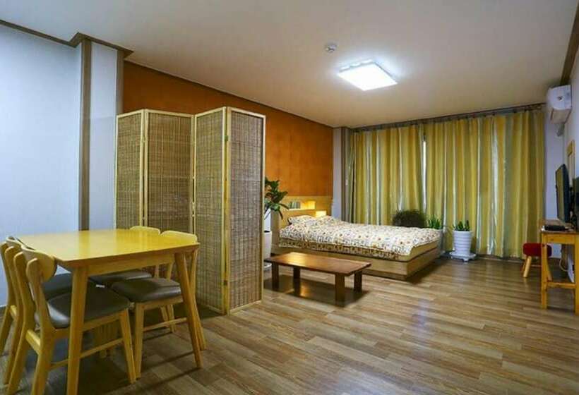 Hongcheon Kkotjip Pension