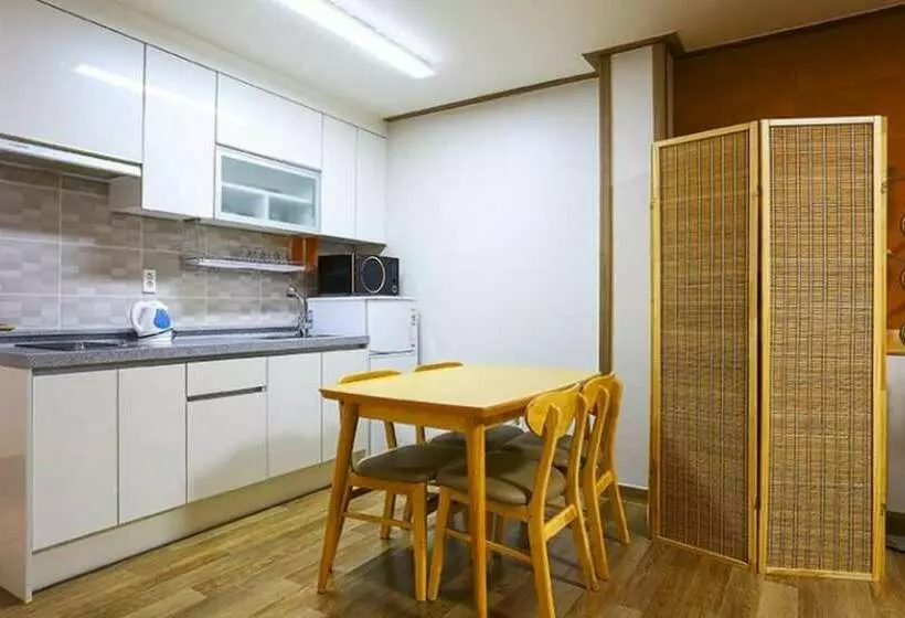 Hongcheon Kkotjip Pension