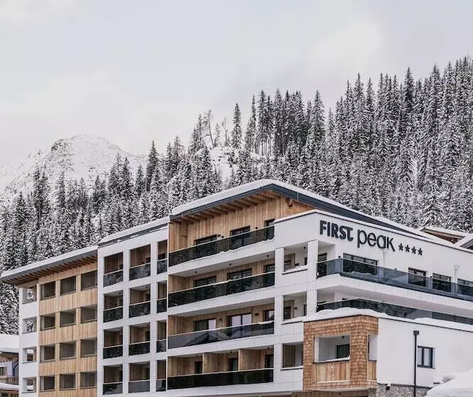 ホテル Firstpeak Zauchensee